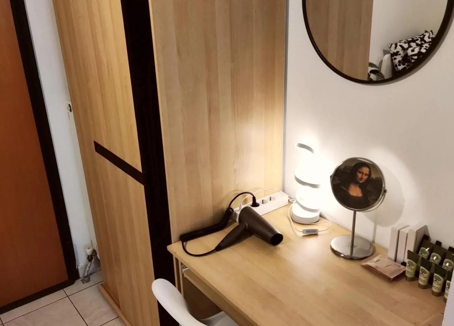 Elegant Central Studio With Balcony & 1 Gbps Fiber Thessaloniki Griekenland
